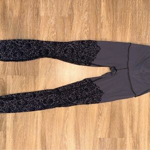 Black and Gray Patterned Leggings